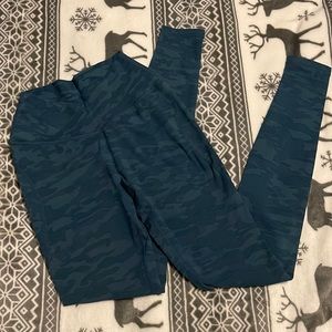 Alphalete Surface Power Camo Leggings